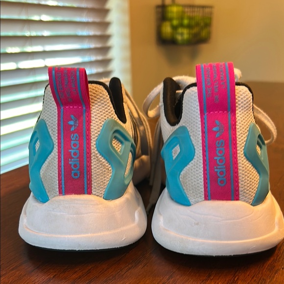 Adidas Sneakers with Blue and Pink Highlights - Picture 4 of 11